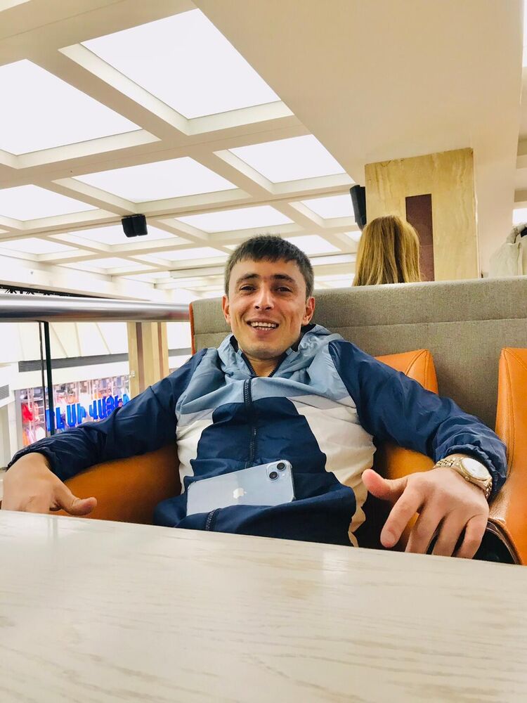  ,   Armen, 34 ,   ,   