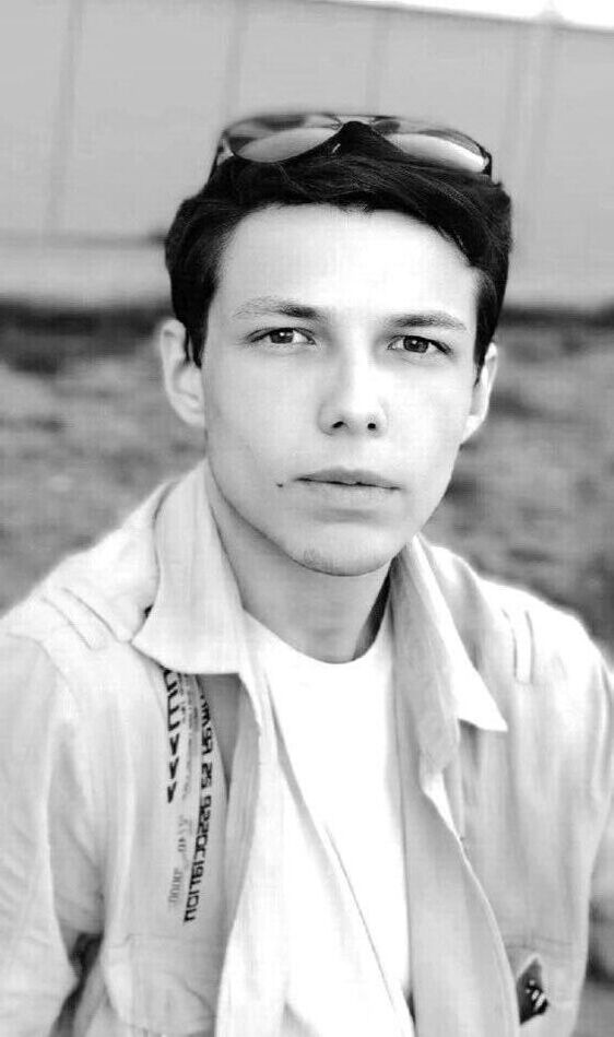  47377240  Sergey, 24 ,    