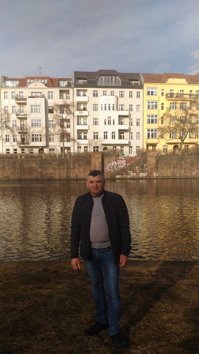  ,   Vitalie, 49 ,   ,   , c 