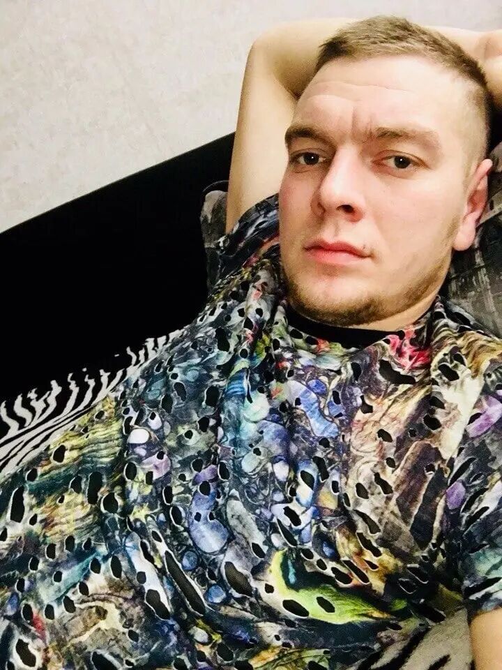  32784340  Pavel, 30 ,    