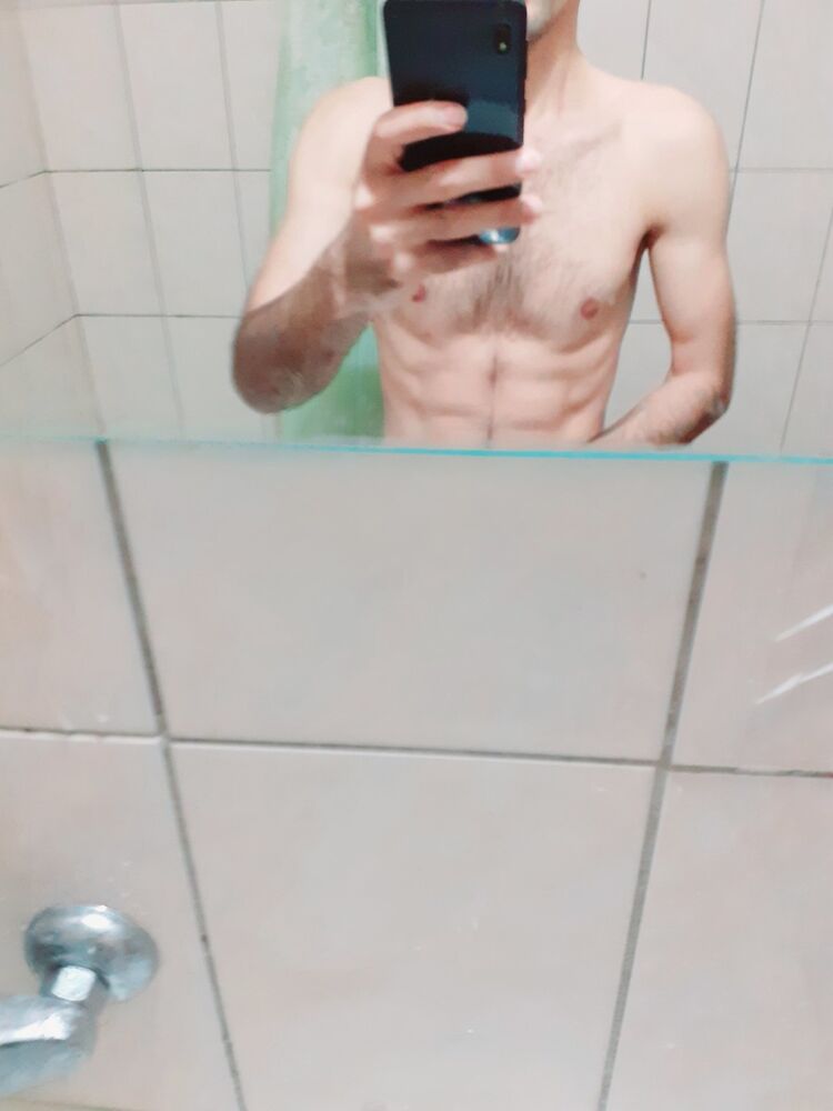  18661660  Dima, 32 ,    