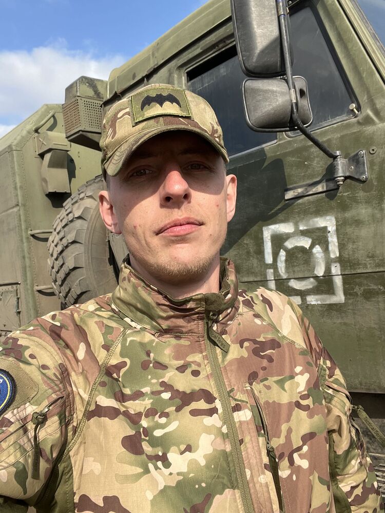  ,   Constantine, 32 ,   ,   