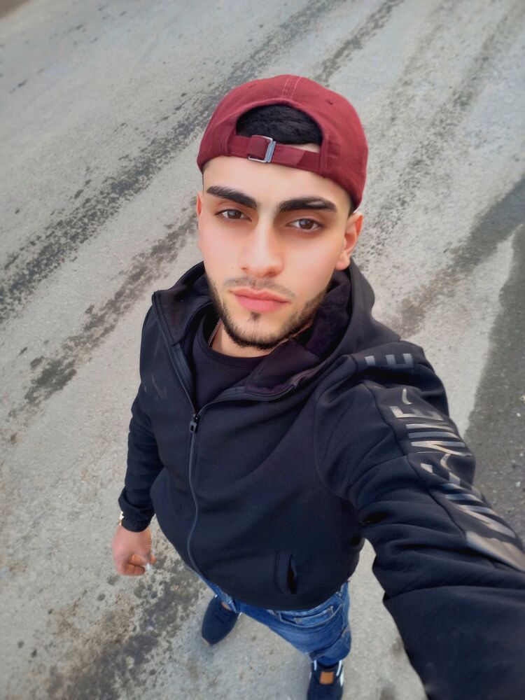  26512020  Sadik, 34 ,    