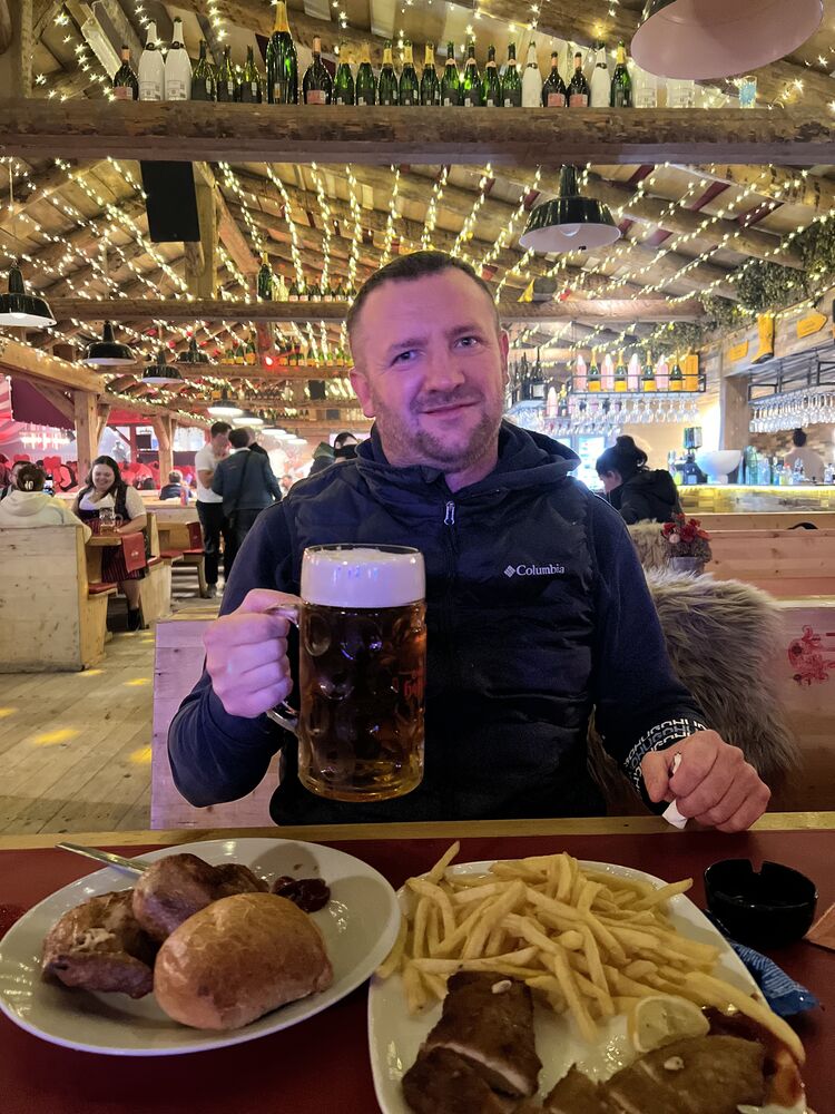  54247700  Ivan, 41 ,    