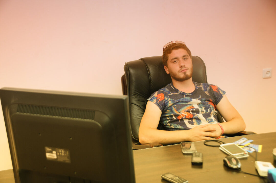  6362370  Narek, 31 ,    