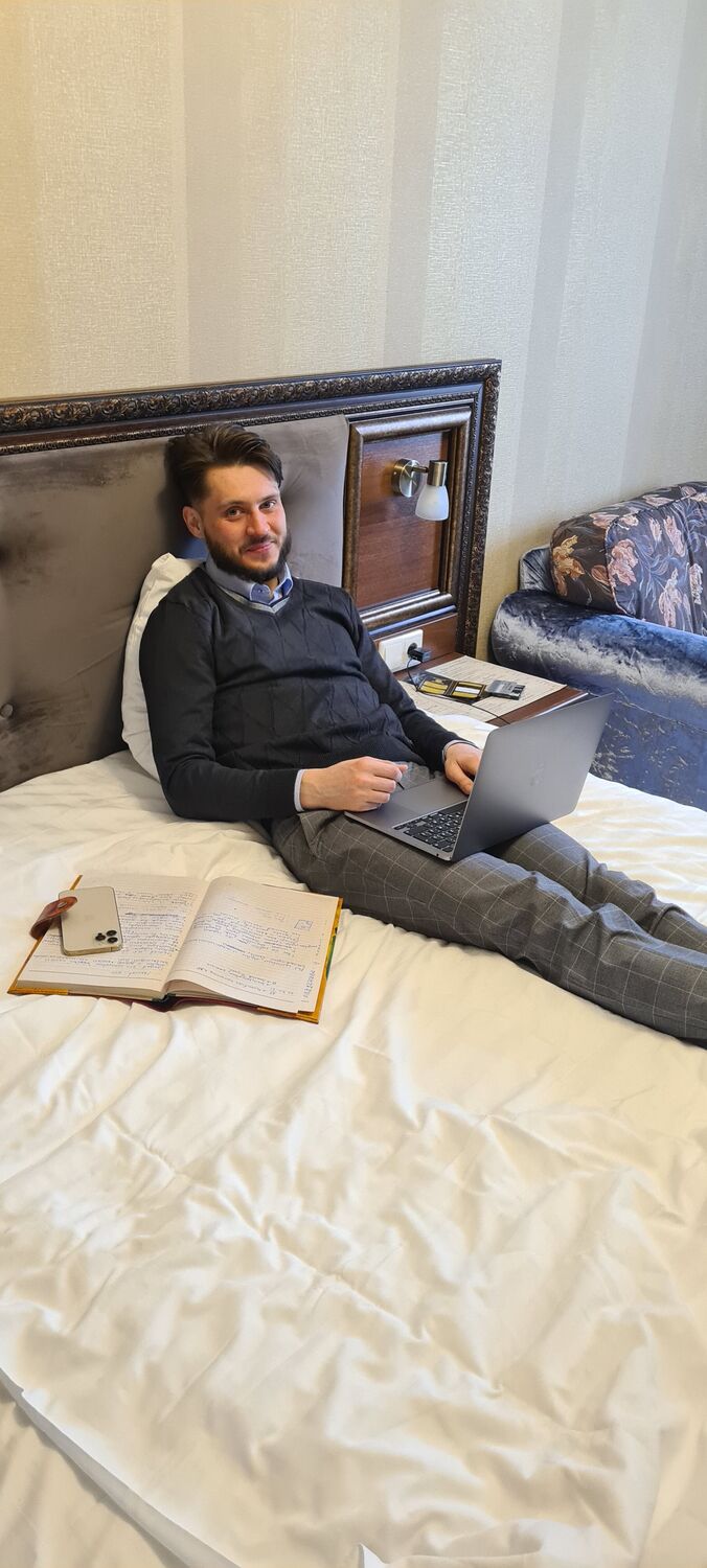  28356480  Oleg Borisof, 34 ,    