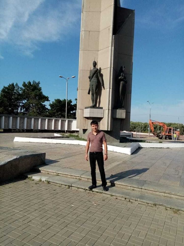  ,   Oybek, 38 ,   ,   , c , 
