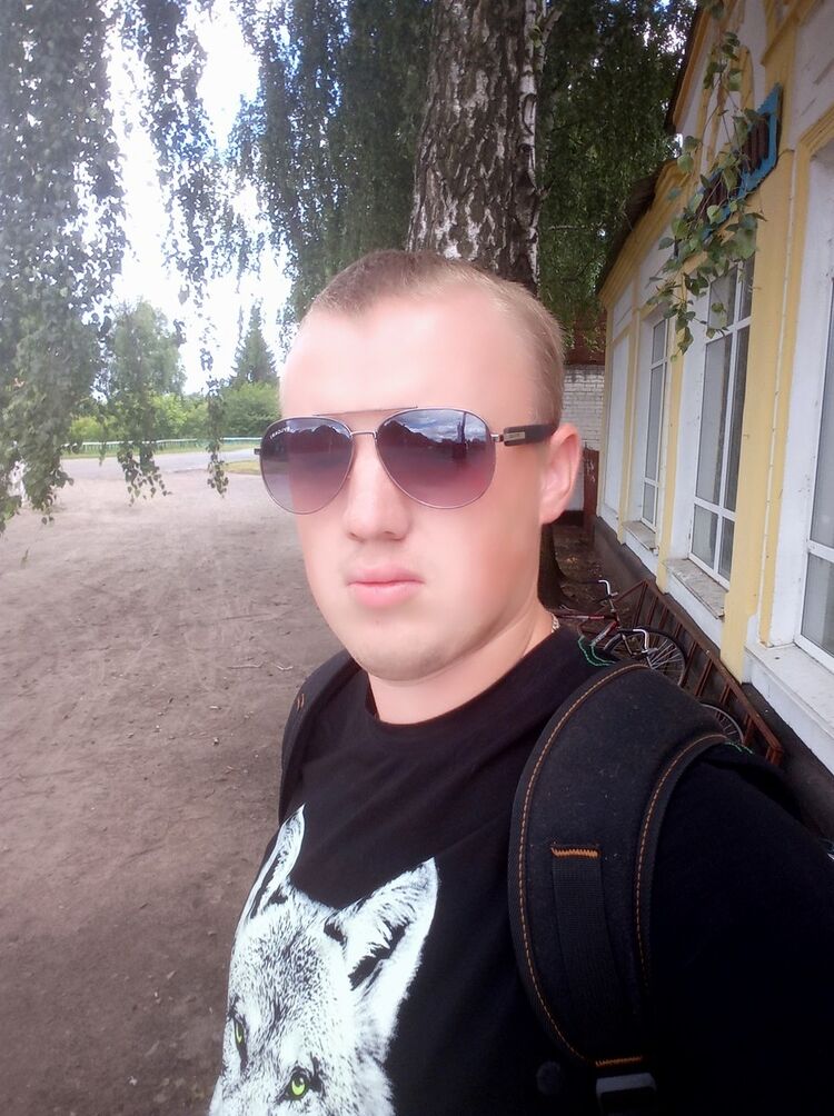 18026910  Viktor, 30 ,    