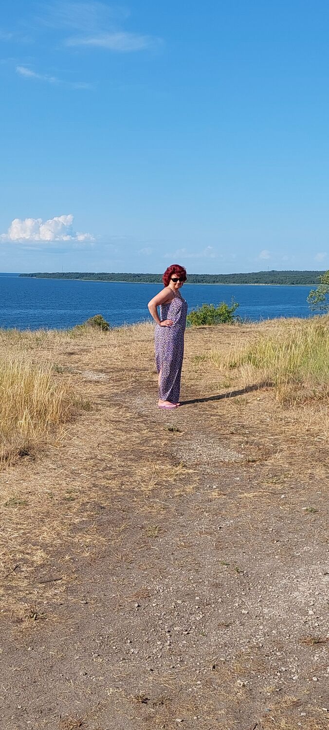  ,   Viktoria, 56 ,     , c 