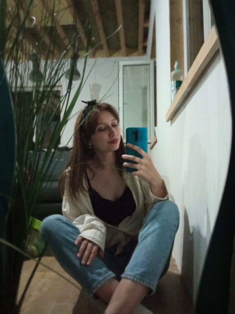  ,   Yana, 24 ,   c , 