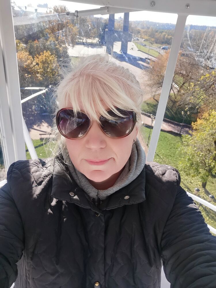 30066910  Lena, 57 ,    