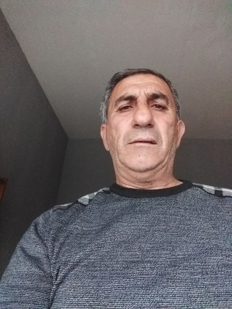  42392320  Armen, 55 ,    