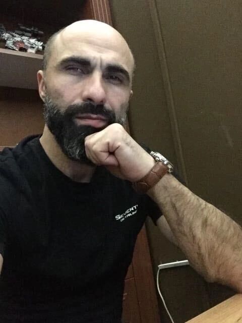  48572500  , 42 ,    