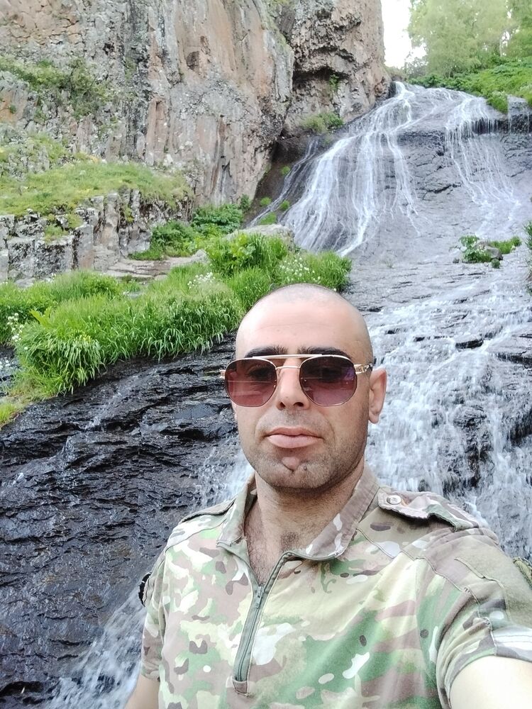  53807710  Vahan, 33 ,    