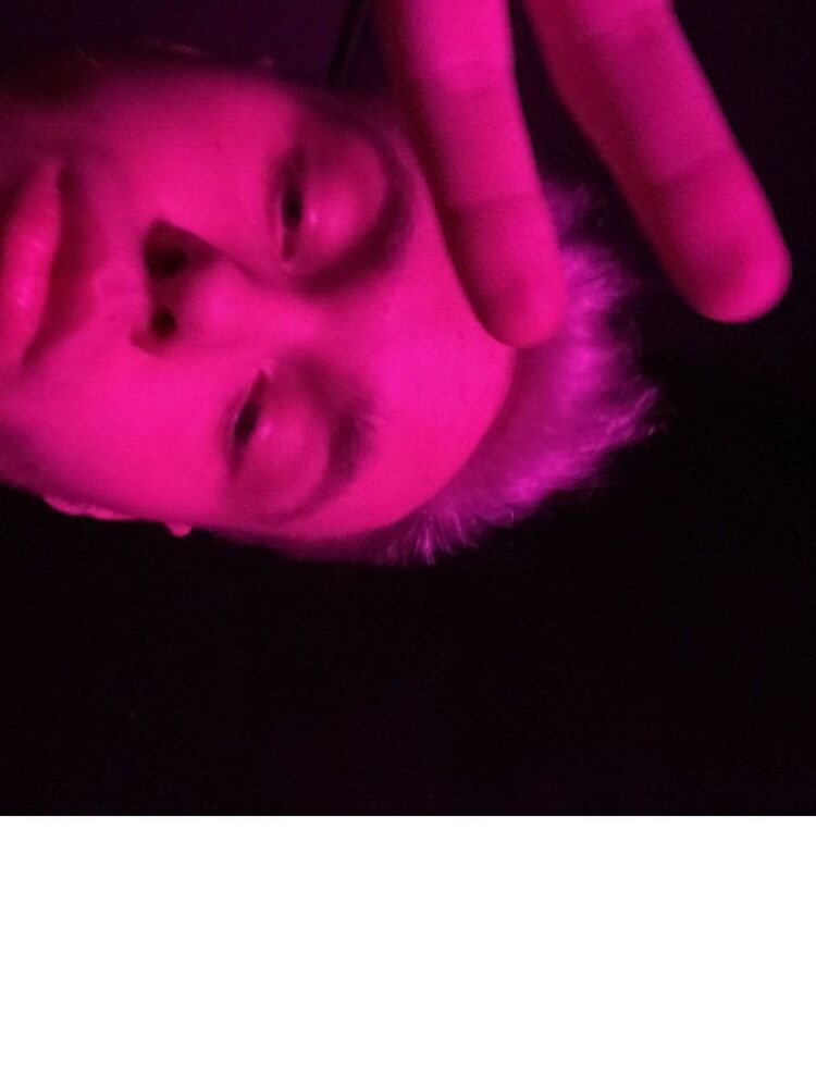  33784280  Alex, 23 ,    