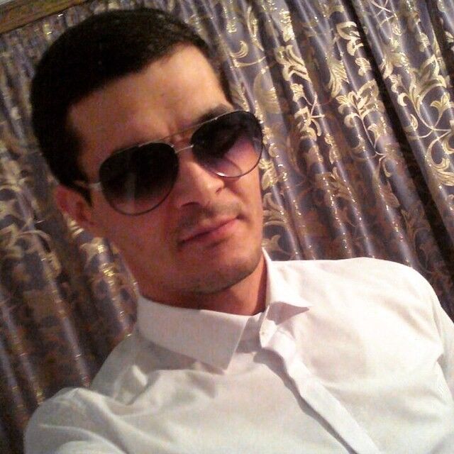  15977480  Akrom, 38 ,    