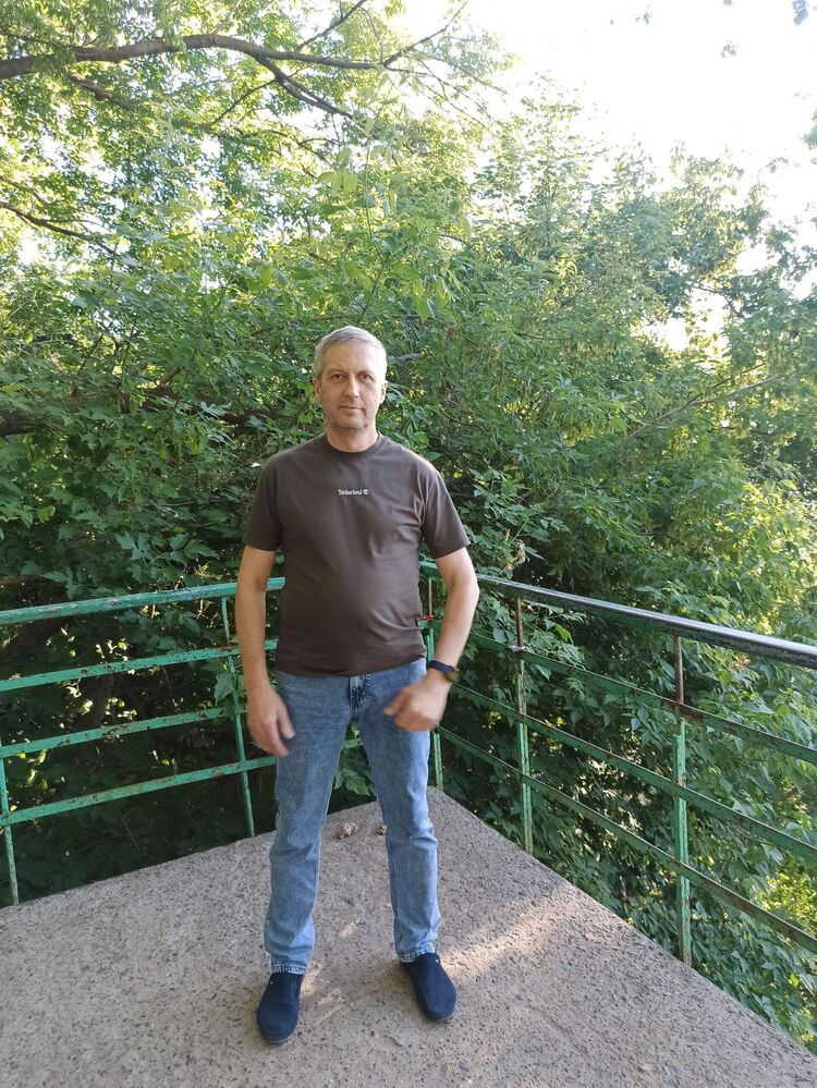  47498530  Alexander, 57 ,    