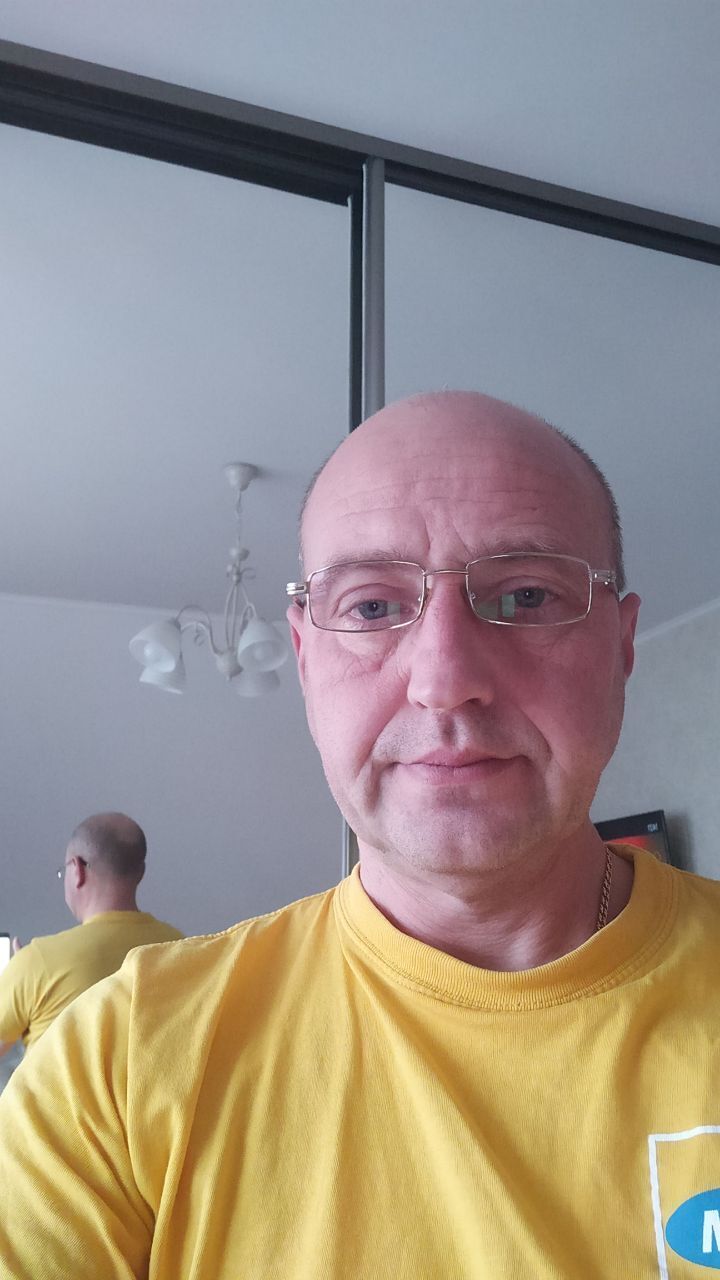  23032780  Paul, 55 ,    