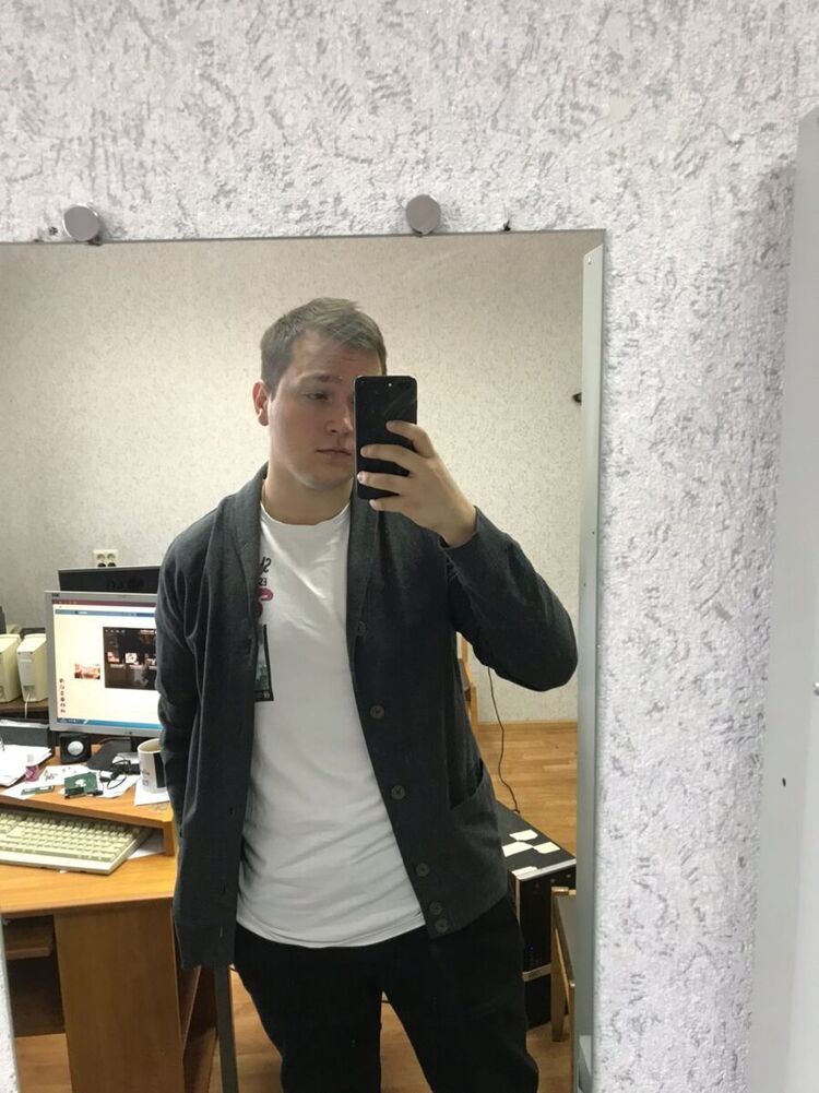  21201820  Vlad, 29 ,    