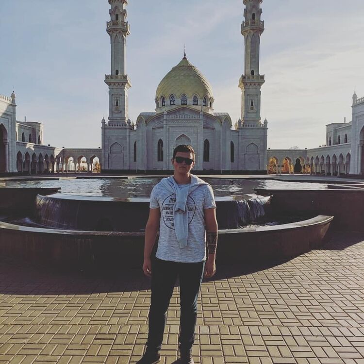  29810260  Vlad, 26 ,    