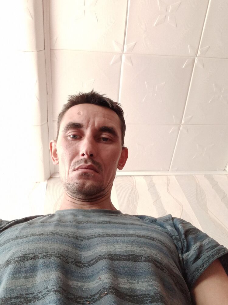  29618100  Anton, 38 ,    