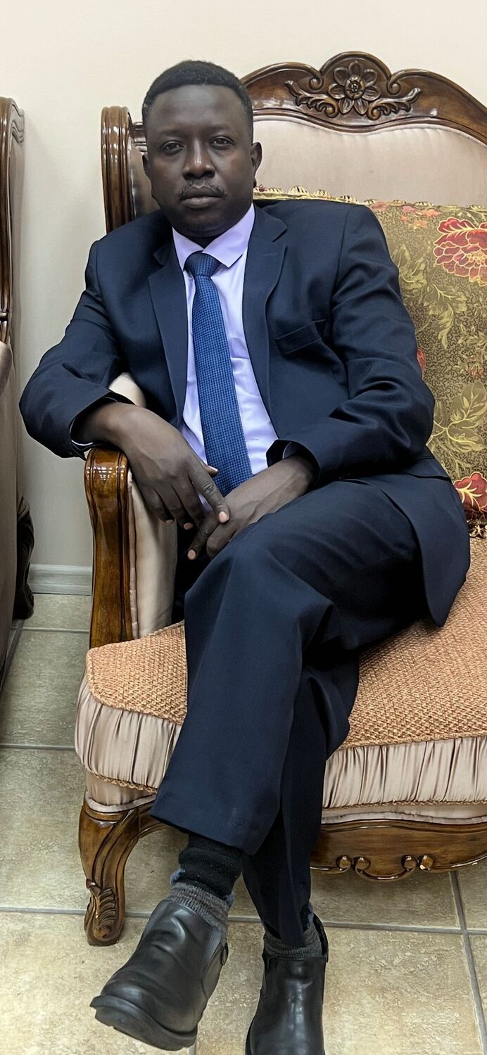  48251410  Fakhreldeen, 27 ,    