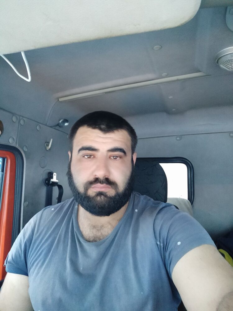  ,   Majid, 38 ,   ,   , c 