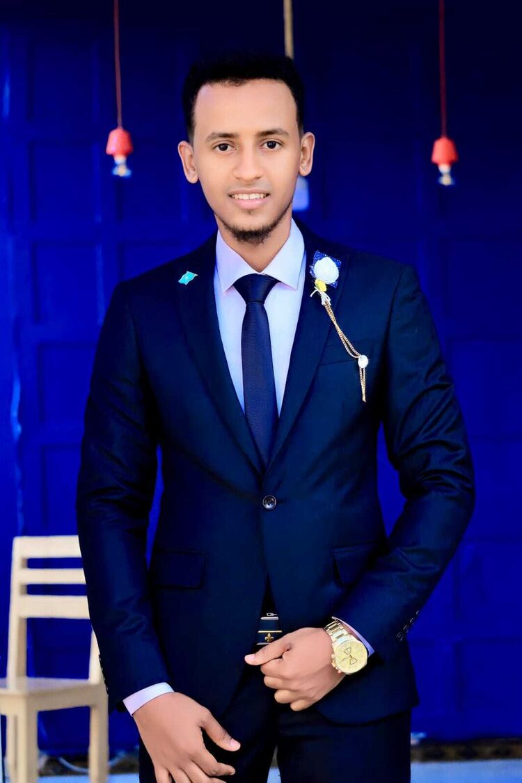  52105620  Fahad, 24 ,    