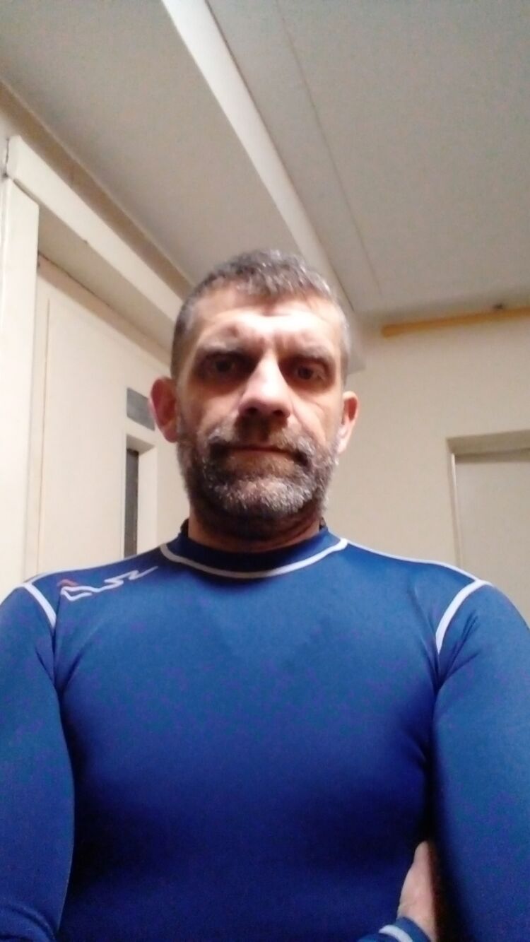  40027480  Vano, 42 ,    