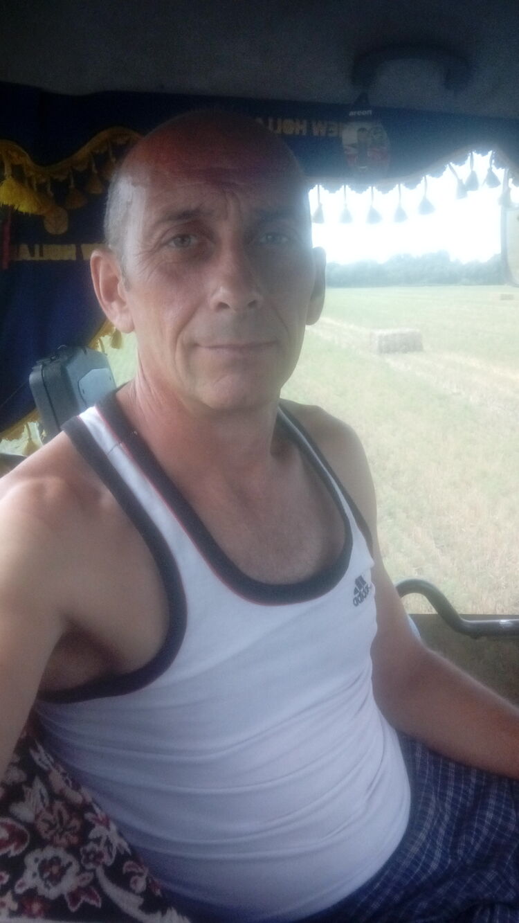  28358670  , 46 ,    