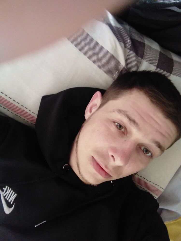  33600680  Evgenii, 34 ,    