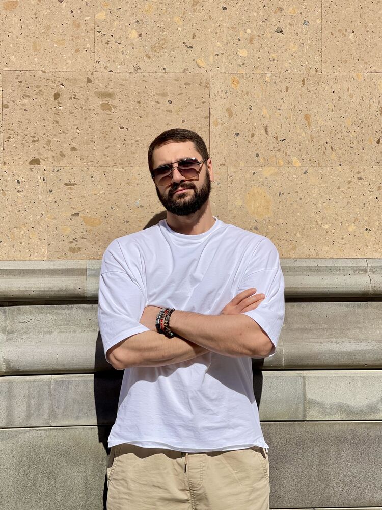  48569560  , 31 ,    