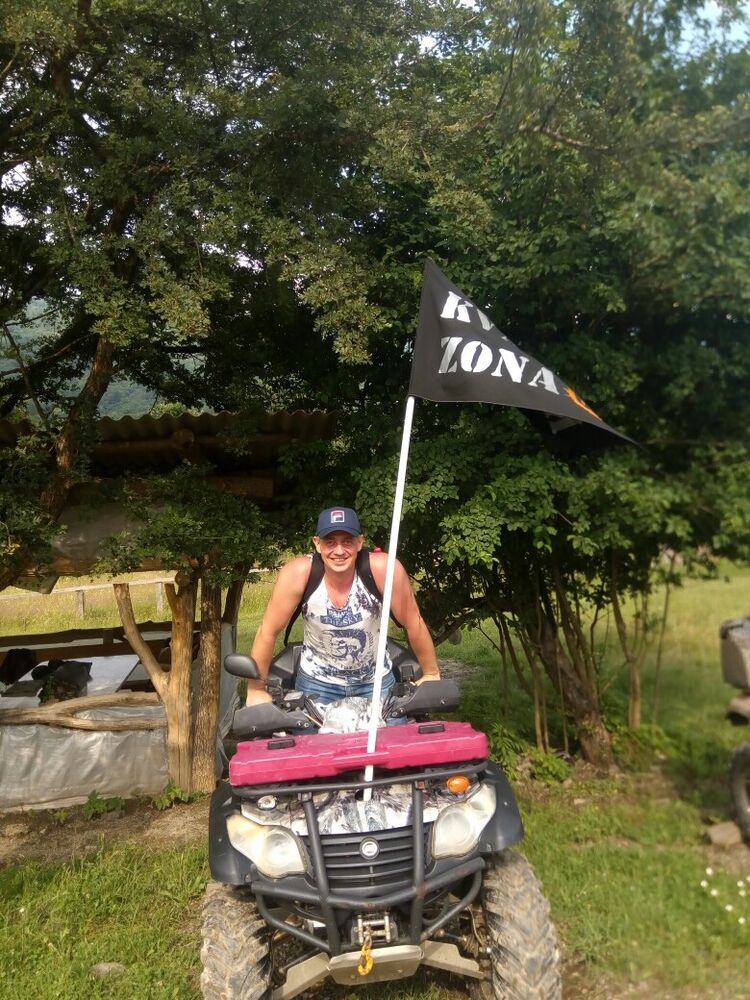  ,   Denis, 46 ,   ,   , c 