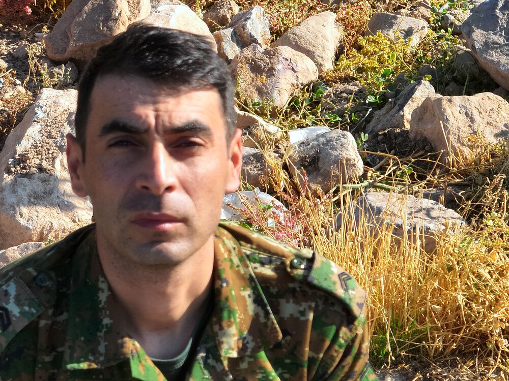  54424220  LUKAS, 30 ,    