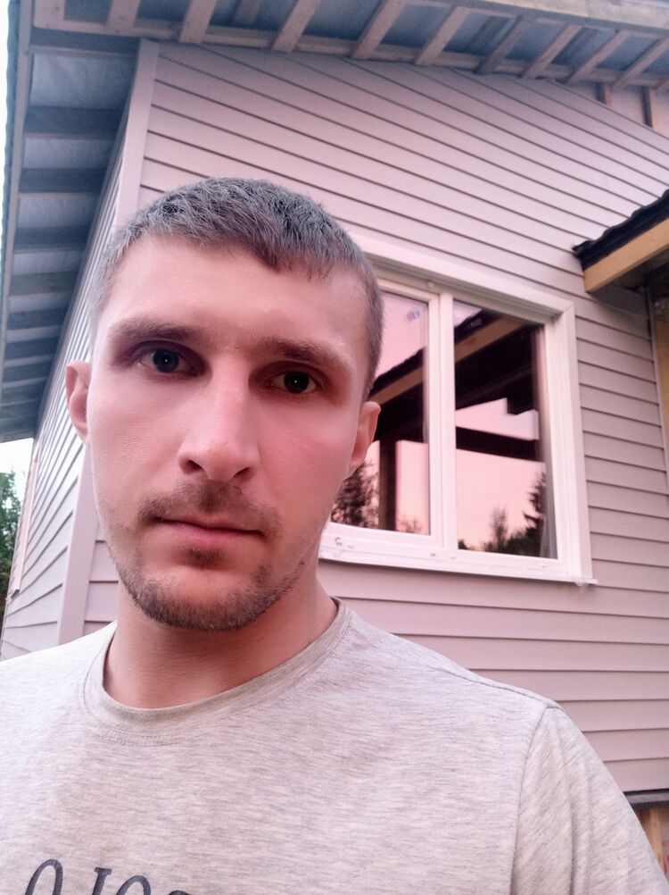  24140840  Artem, 30 ,    