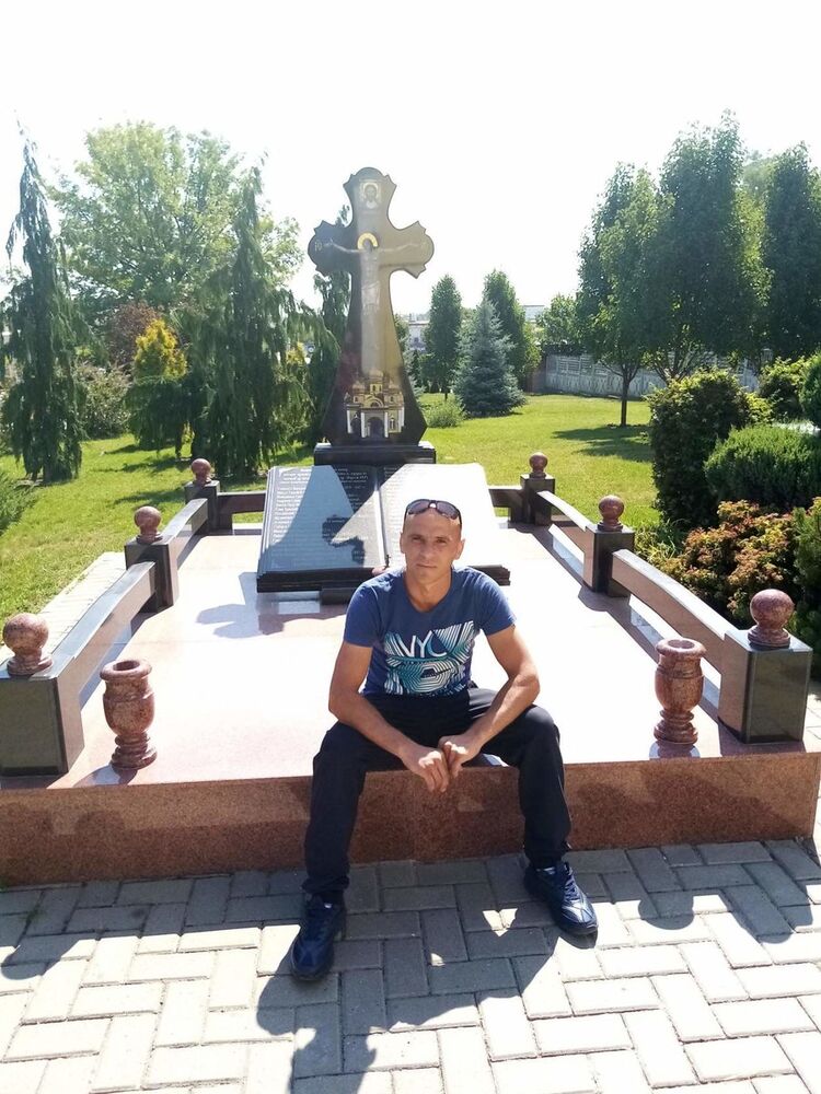  17847630  Serghei, 41 ,    