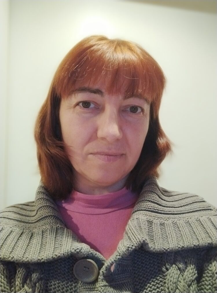  ,   Janina, 46 ,   c 