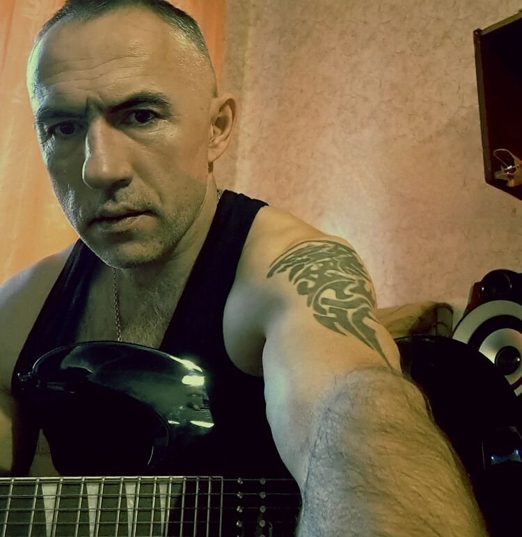  ,   Rus, 43 ,   ,   