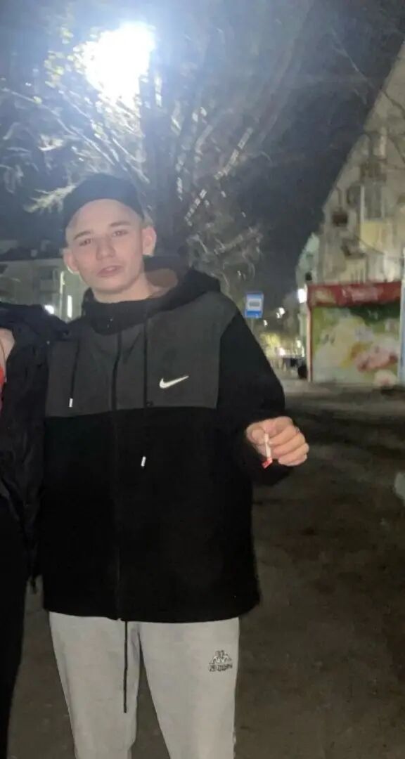  -,   Artem, 20 ,   ,   , 