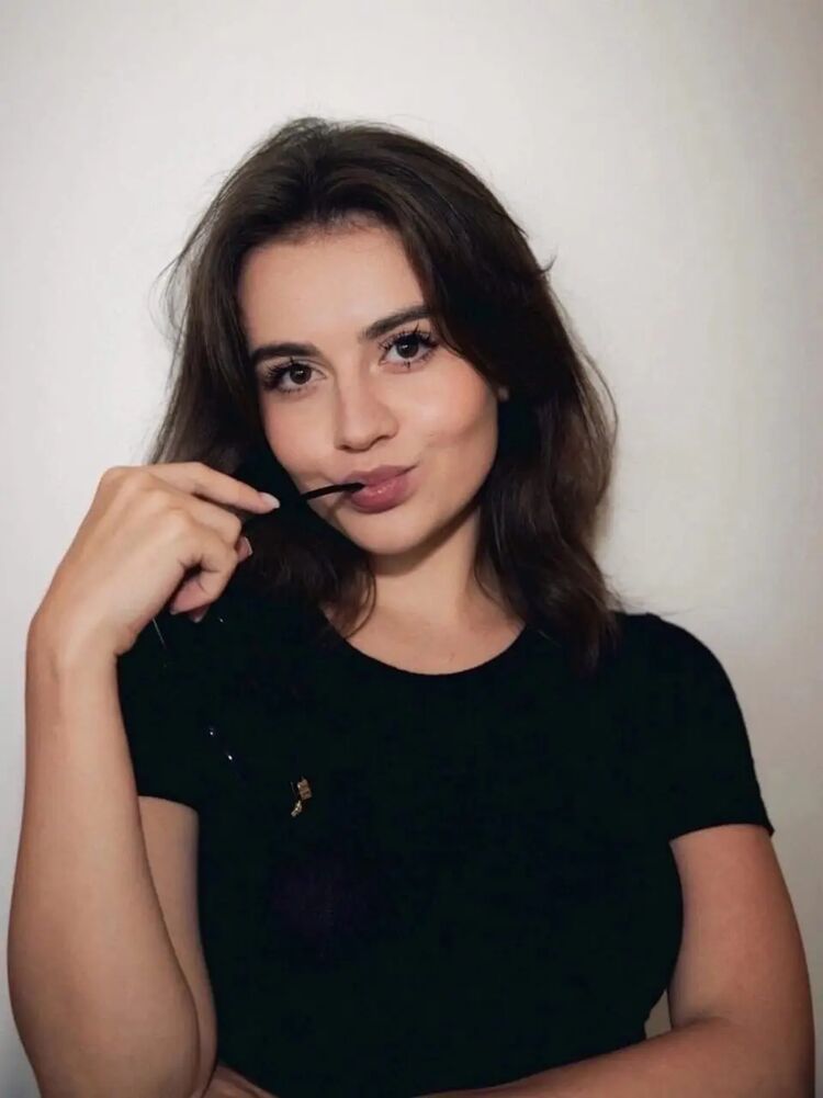  46107740  Ruzvina, 24 ,    