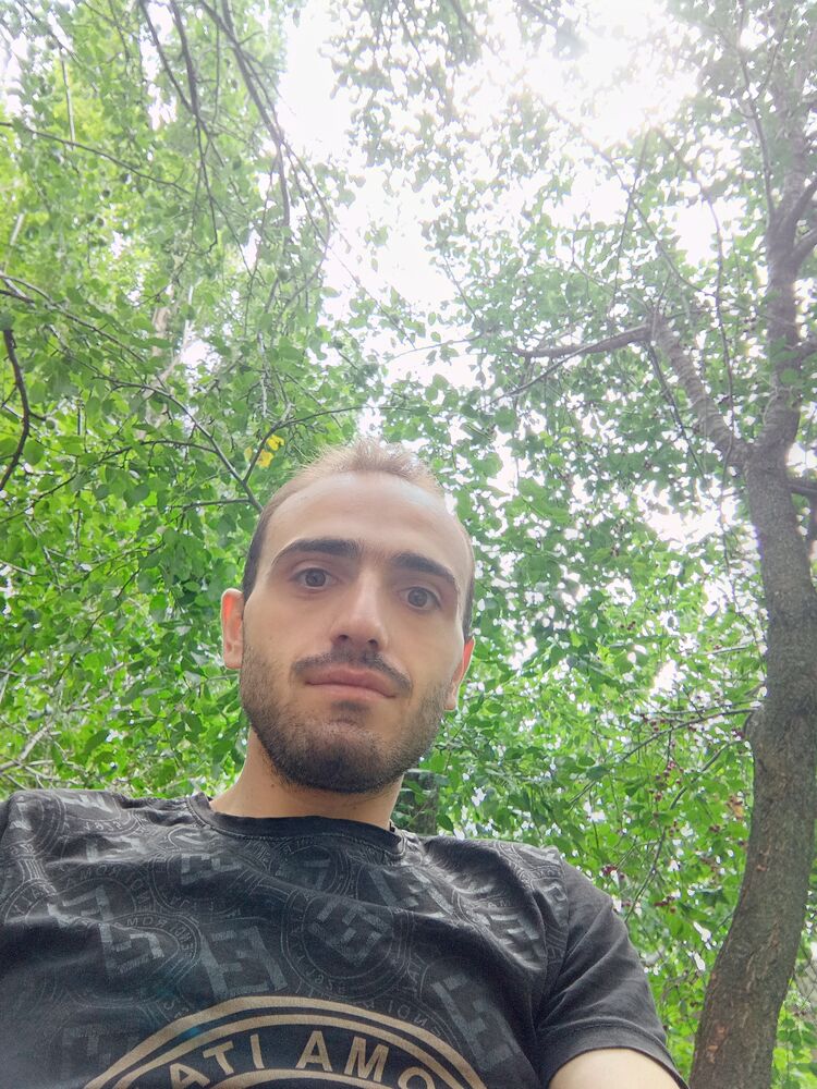  26876570  Vahan, 32 ,    