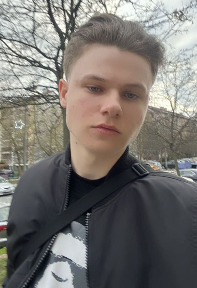  ,   Alex, 20 ,   ,   