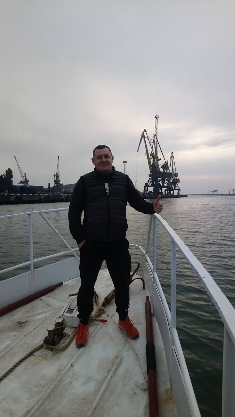  45717850  Mihail, 37 ,    --