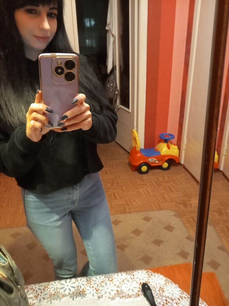  47744480  Anastasia, 38 ,    