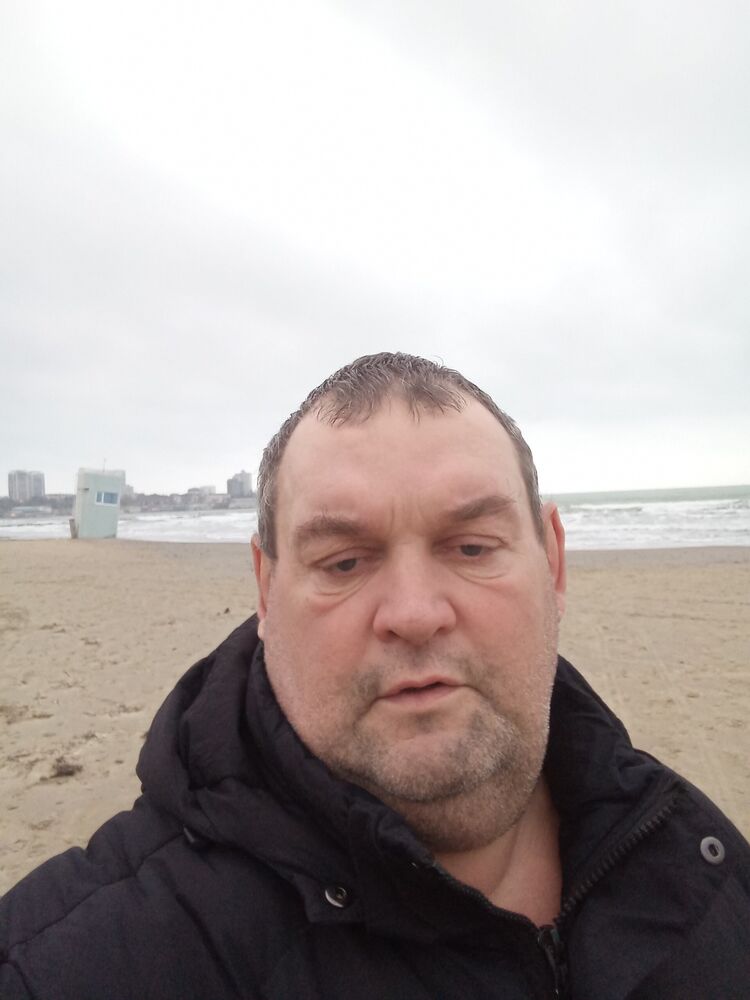  41187650  Slavik, 53 ,    