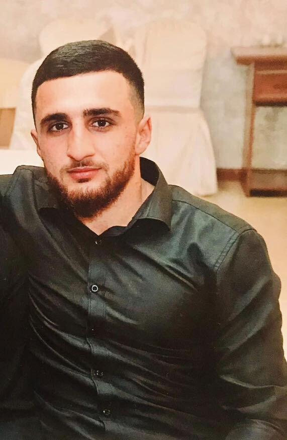  52561400  Vahe, 27 ,    