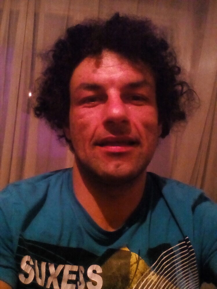  18540400  Emil, 38 ,    