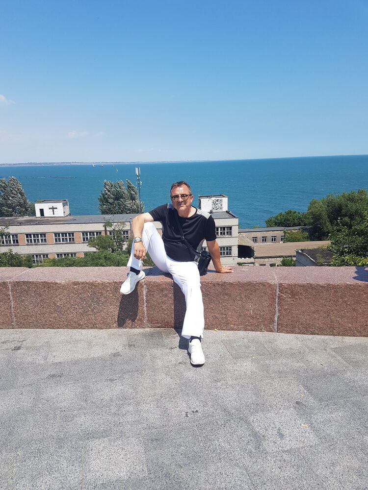  ,   Alberto, 60 ,   ,   , c 