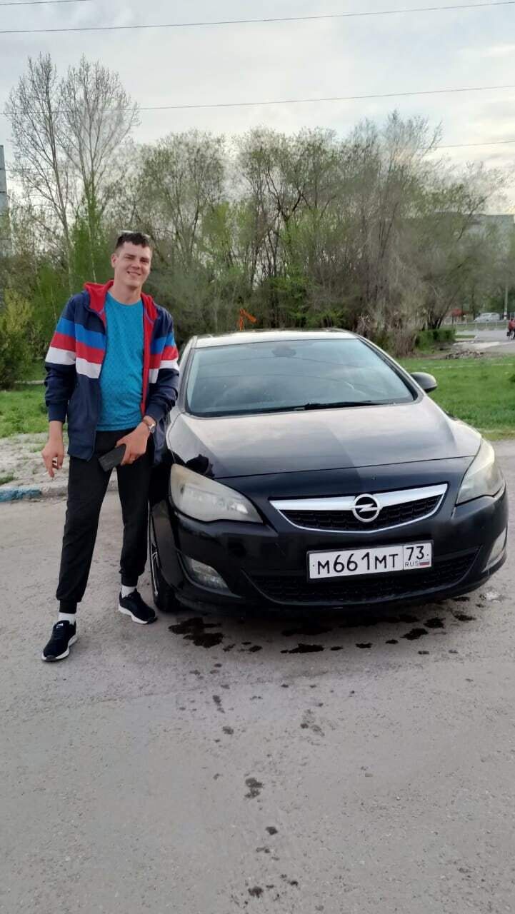  52835600  Alexander, 29 ,    -