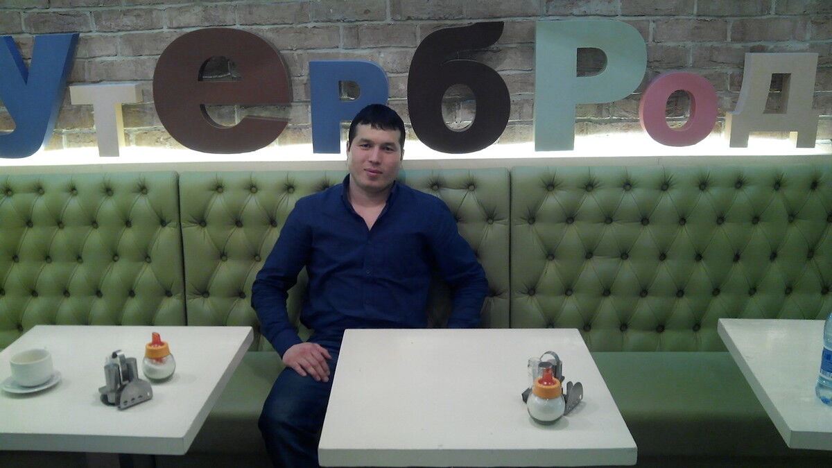  ,   Alek, 39 ,   